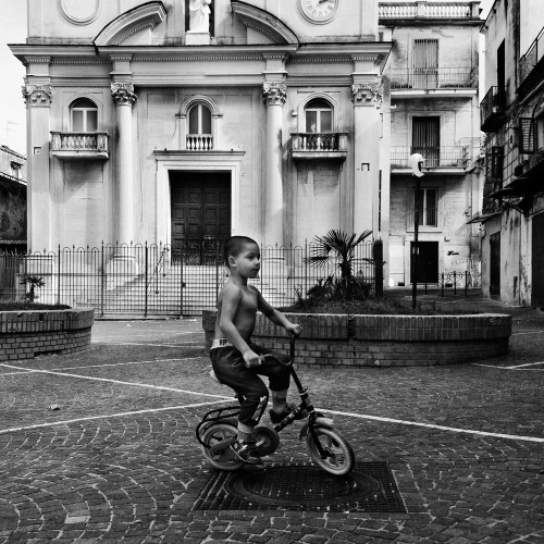 napoli scugnizzo bici piscinola